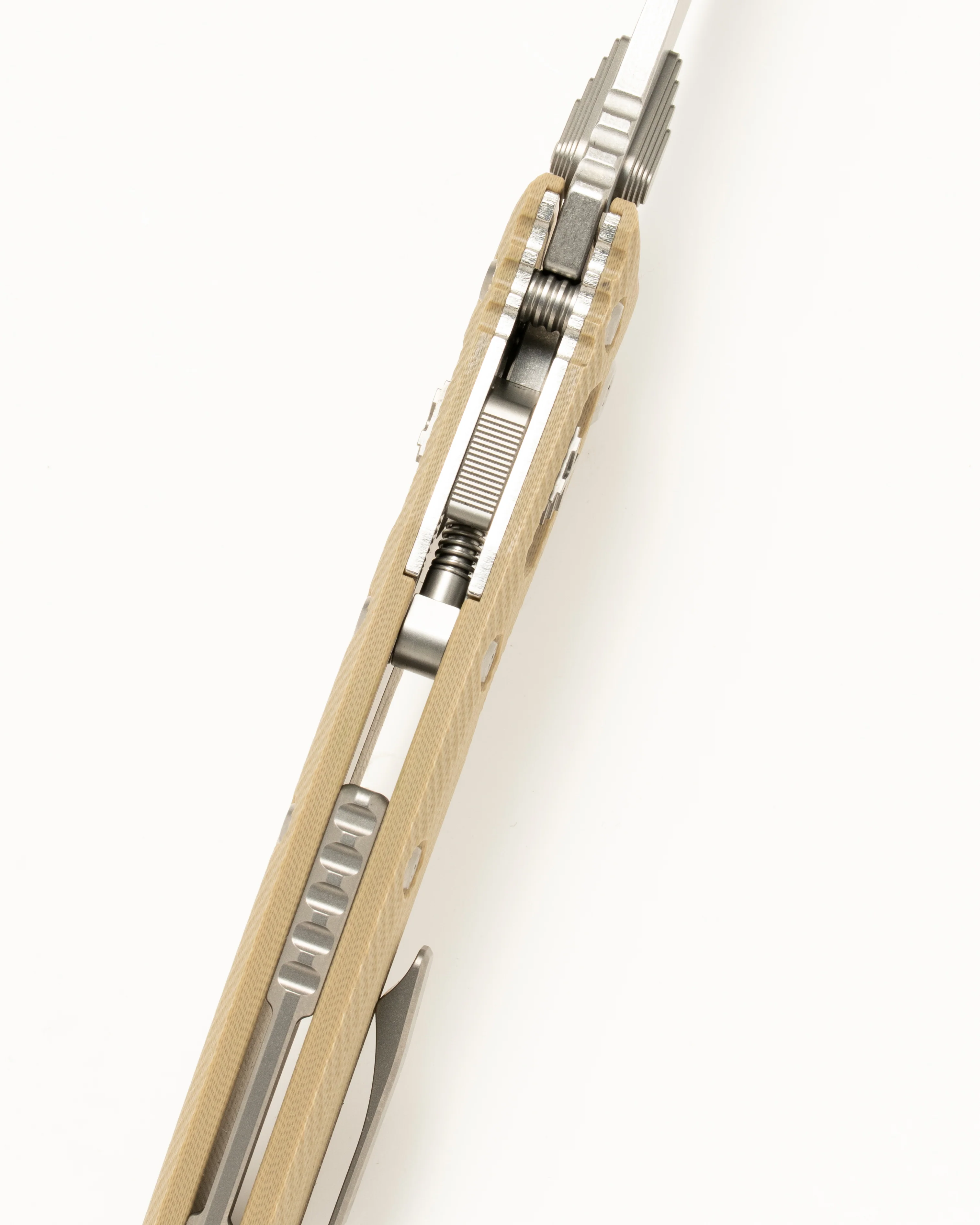 Amphibian® - RAM-LOK™ S/E Stonewash Part Serrate Fluted G10 Tan (137RL-11FLGTTA) - Image 3