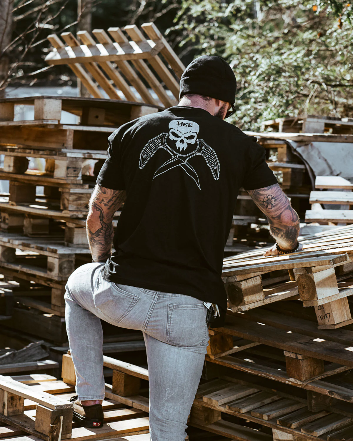 Bee Unisex Crew Neck T-Shirt - Image 4